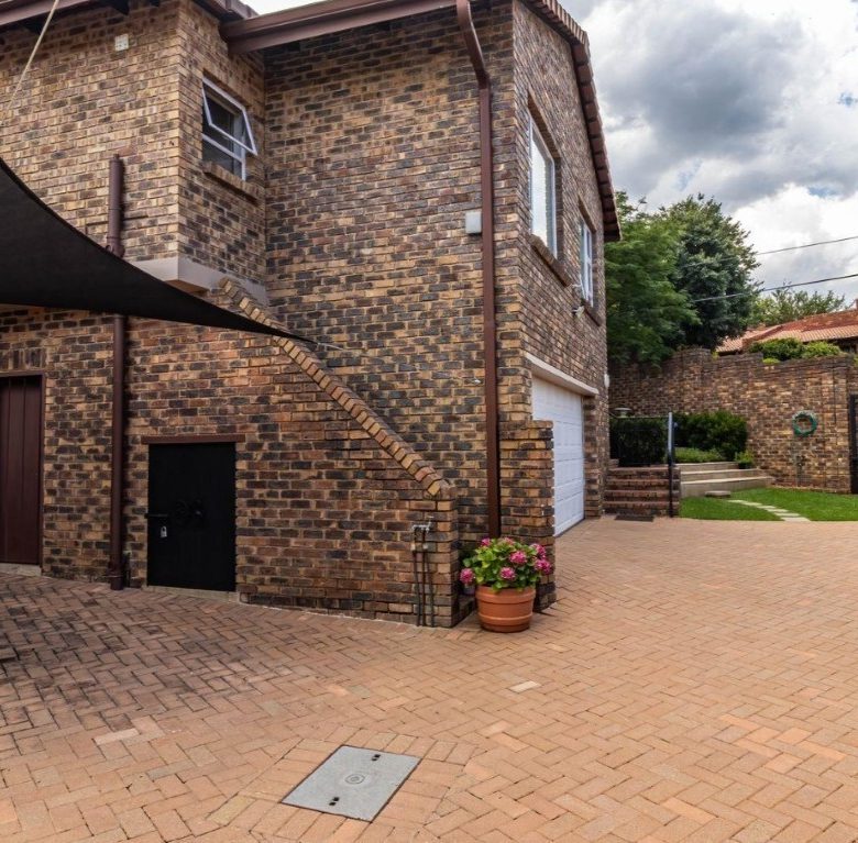 Bassonia | 2 Modern Homes With Unrivalled Security