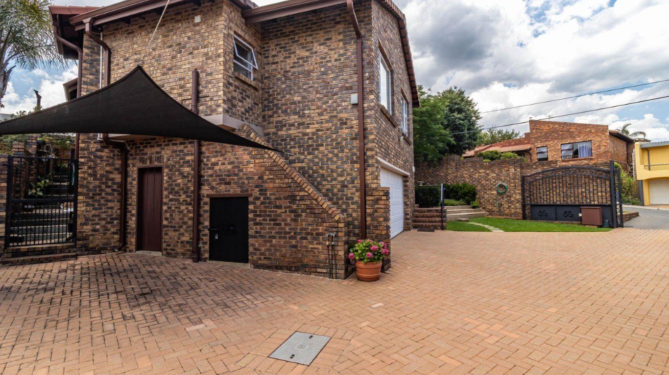 Bassonia | 2 Modern Homes With Unrivalled Security