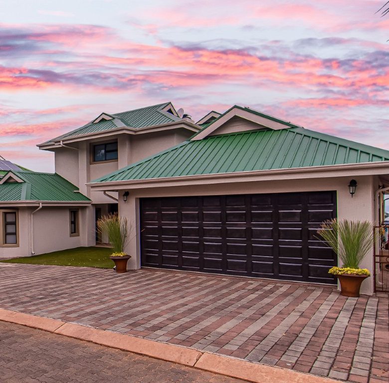 Caribbean Beach Club Estate | Elevated 3 Bedroom Family Home
