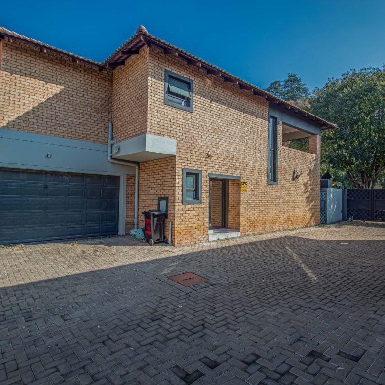 New Redruth | Fully Let 4 Cluster Complex