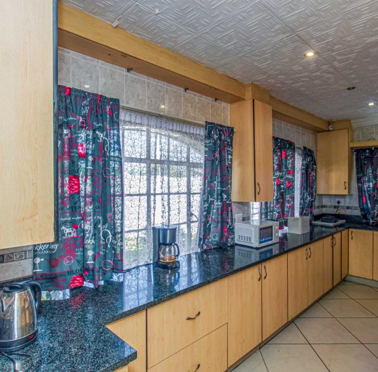 Ferryvale, Nigel | Charming 4 Bedroom Family Home + 2 Flatlets