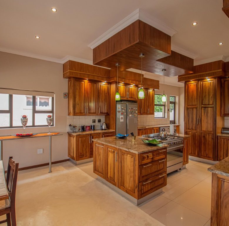Caribbean Beach Club Estate | Elevated 3 Bedroom Family Home