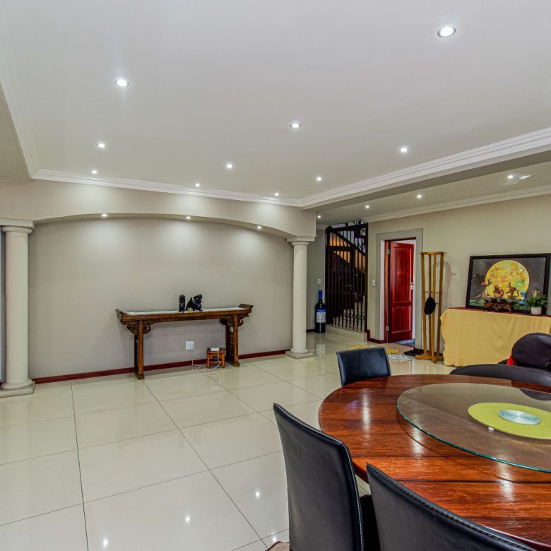 Bedfordview | Luxury 5 Bedroom Cluster in Secure Estate