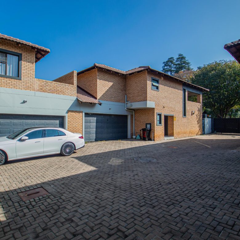 New Redruth | Fully Let 4 Cluster Complex