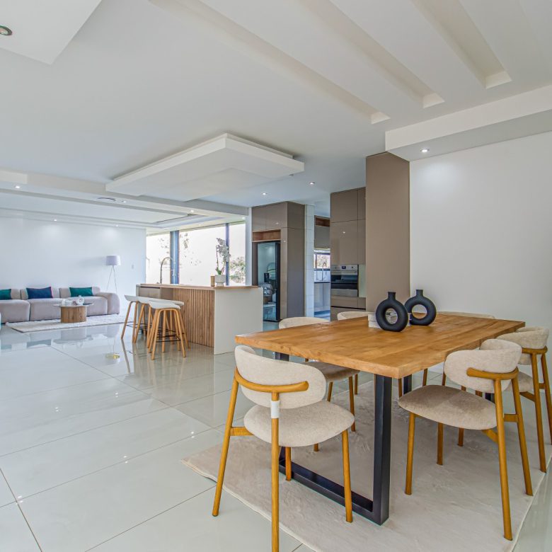 Hartbeespoort | Architectural 5 Bed Waterfront Masterpiece