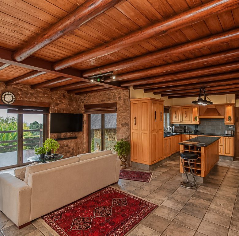 Kosmos | Iconic 3 Bedroom Waterfront Home
