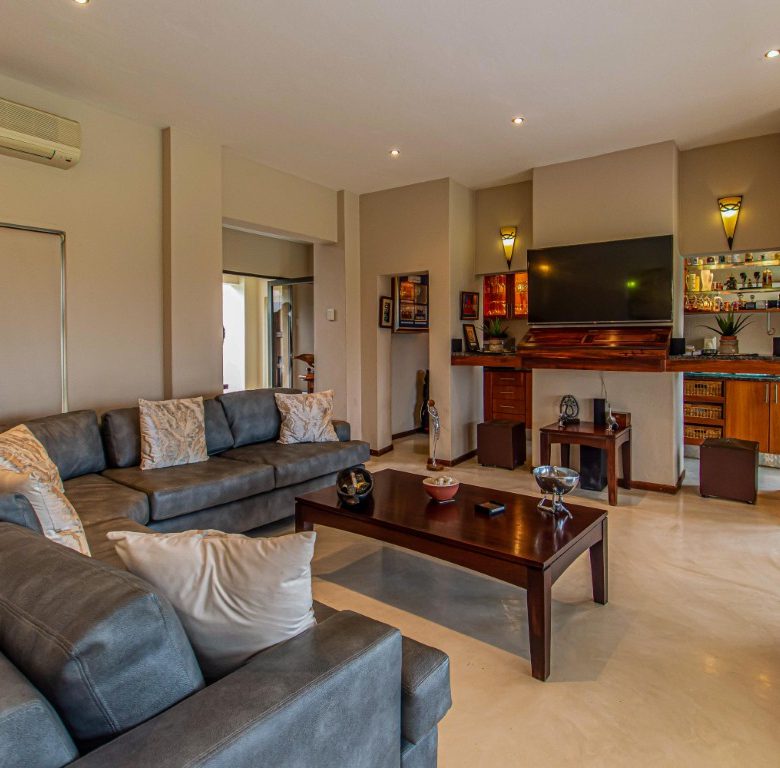 Caribbean Beach Club Estate | Elevated 3 Bedroom Family Home