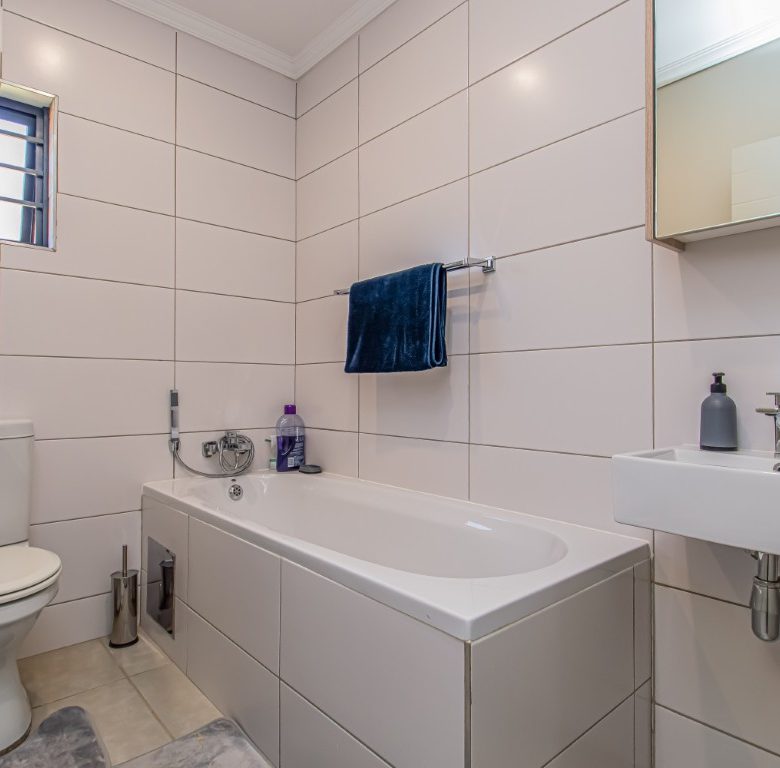 Lion Pride | Exclusive 3 Bedroom Family Home