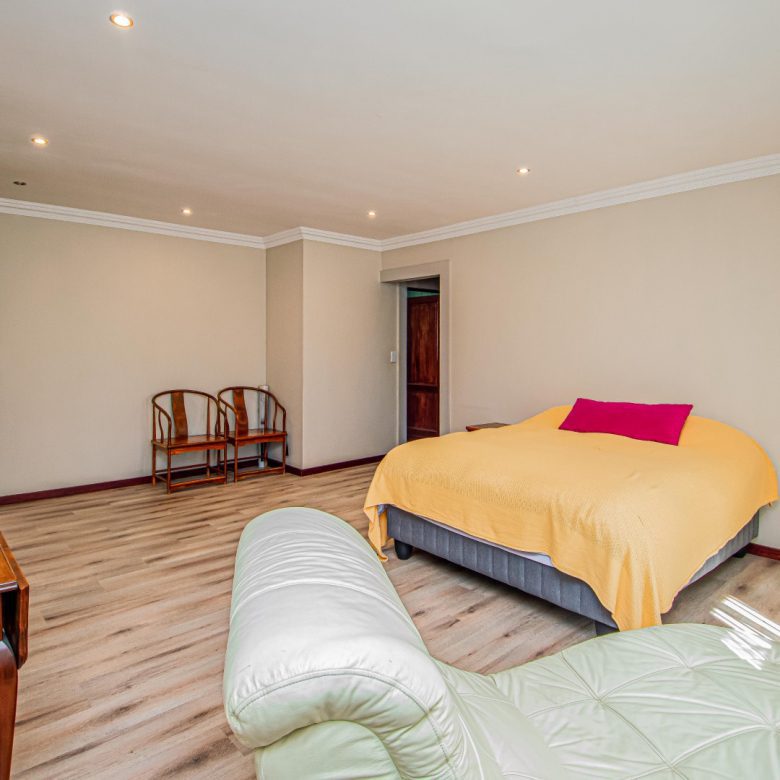 Bedfordview | Luxury 5 Bedroom Cluster in Secure Estate