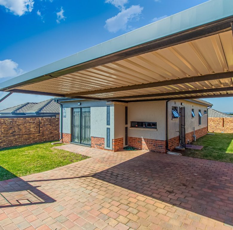 Lion Pride | Exclusive 3 Bedroom Family Home