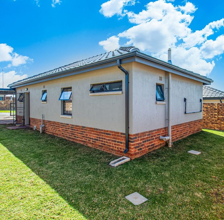 Lion Pride | Exclusive 3 Bedroom Family Home