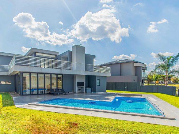 Hartbeespoort | Architectural 5 Bed Waterfront Masterpiece