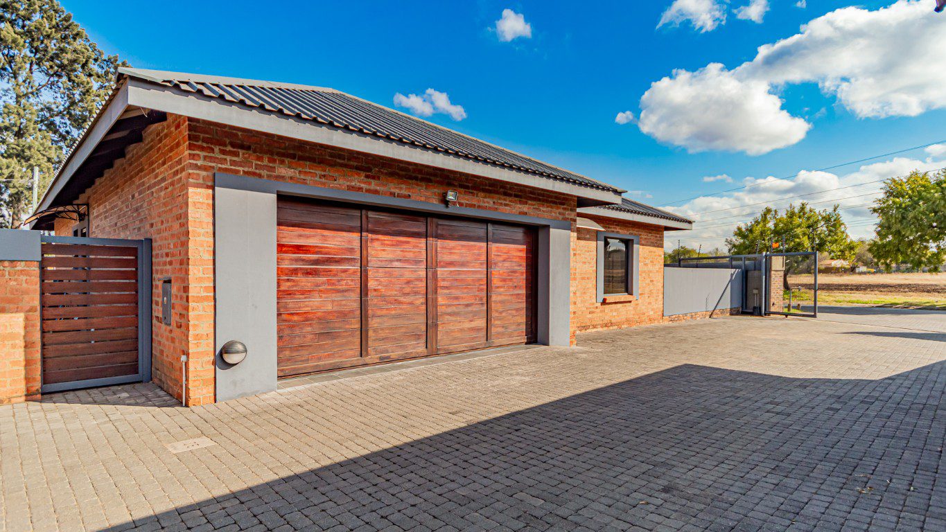 Brackenhurst | Full-Title Cluster Home in Secure Estate