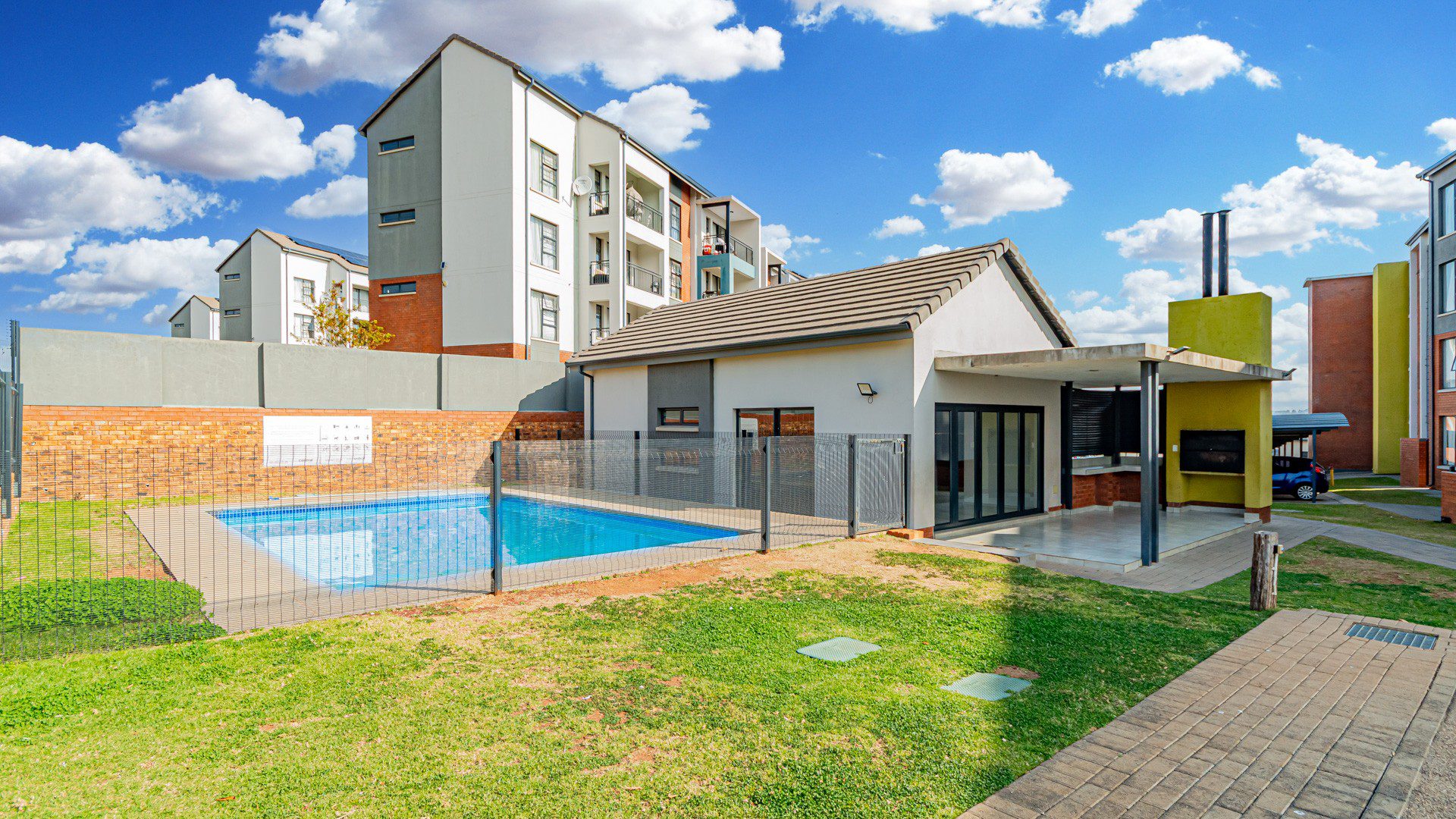 Amberfield | Modern 2 Bedroom Ground Floor Apartment