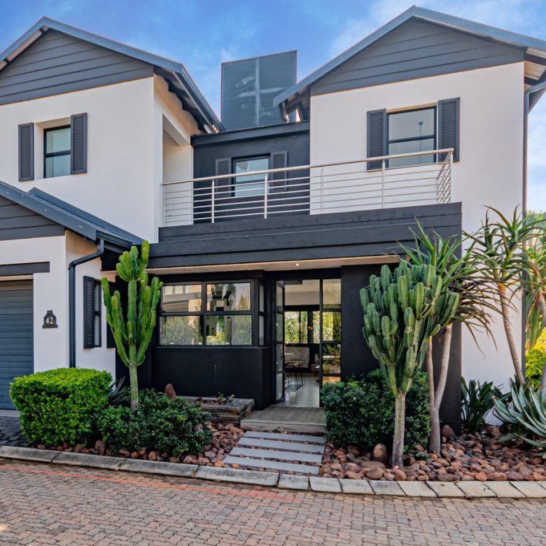 Hartbeespoort | Newly Built 3 Bedroom Family Home in The Islands Estate