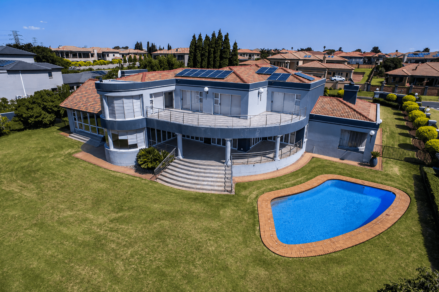 Parkrand | Luxurious 5 Bedroom Double Storey Estate Home