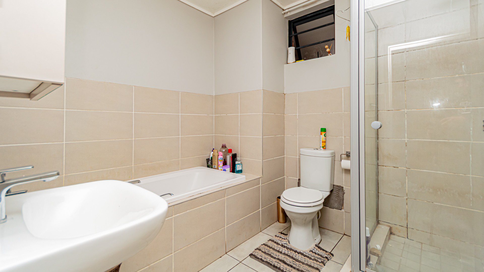 Amberfield | Modern 2 Bedroom Ground Floor Apartment