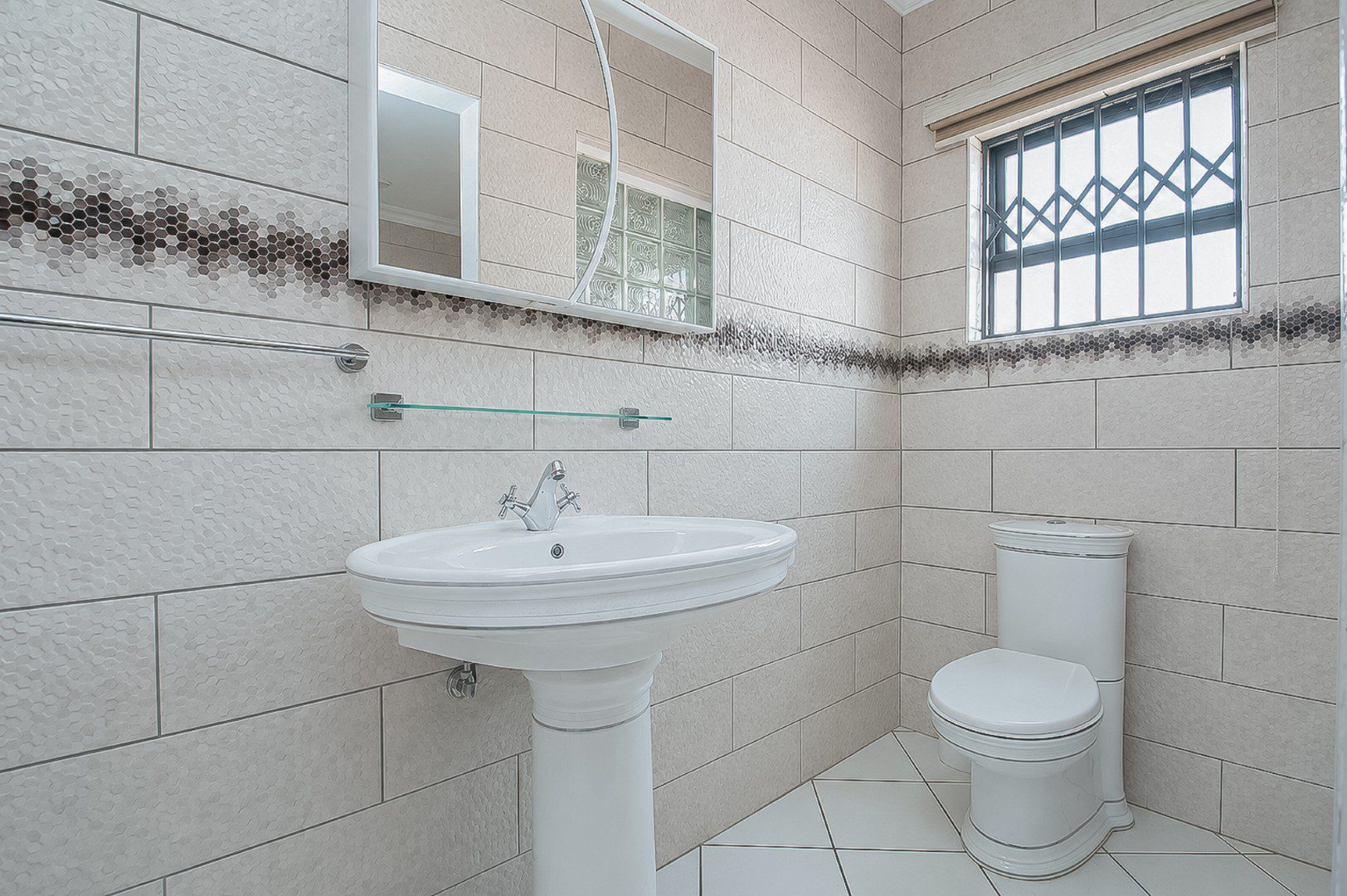 Brakpan-North Ext 9 | Exceptional 3 Bedroom Full-Title House in Secure Estate