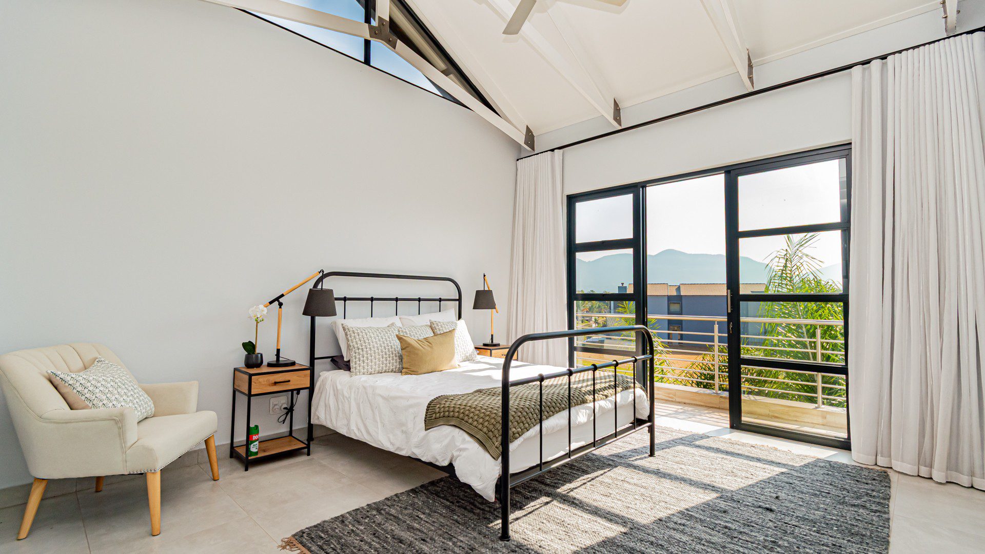 11 Hartbeespoort | Newly Built 3 Bedroom Family Home in The Islands Estate