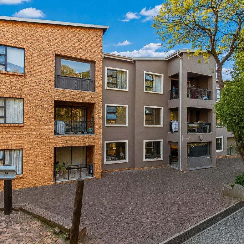 Mulbarton | Modern 3 Bedroom Garden Apartment