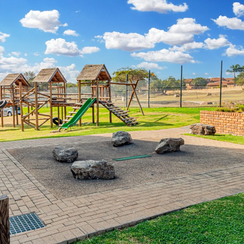 Amberfield | Modern 2 Bedroom Ground Floor Apartment