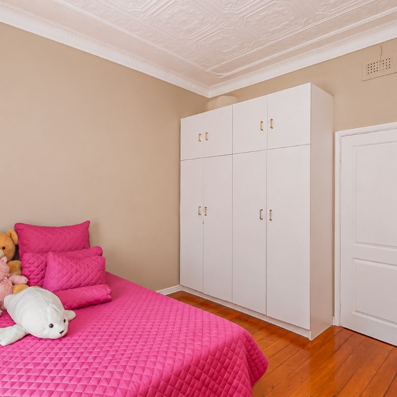 Kensington | 3 Bedroom Family Home + Cottage