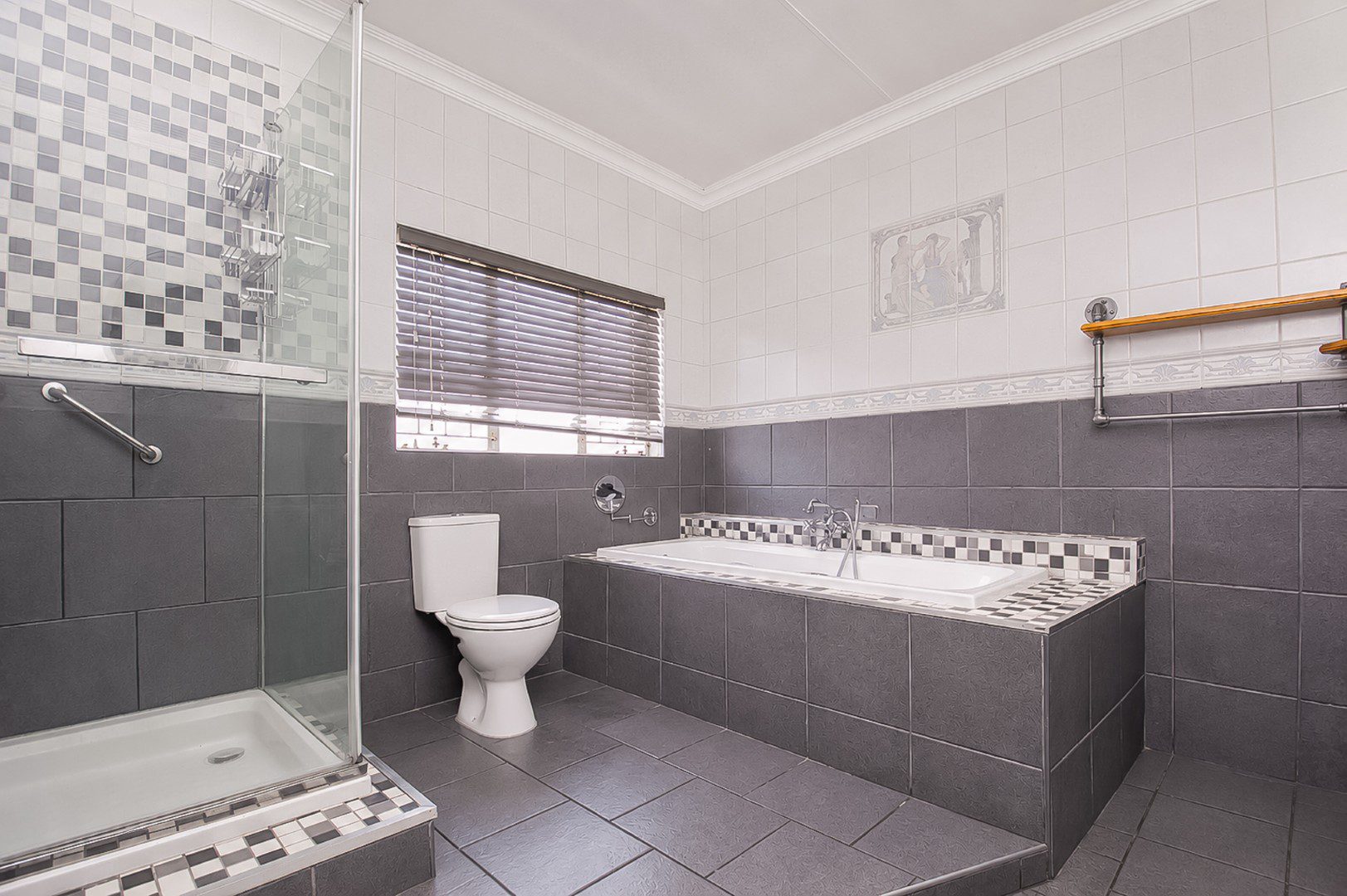 Van Riebeck Park | Classic 4 Bedroom Family Home