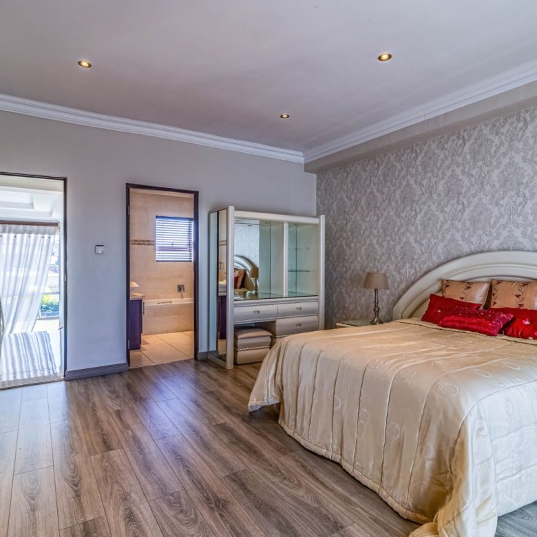 Parkrand | Luxurious 5 Bedroom Double Storey Estate Home