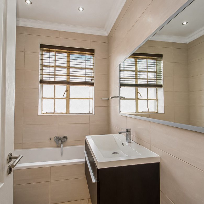 Kensington | 3 Bedroom Family Home + Cottage