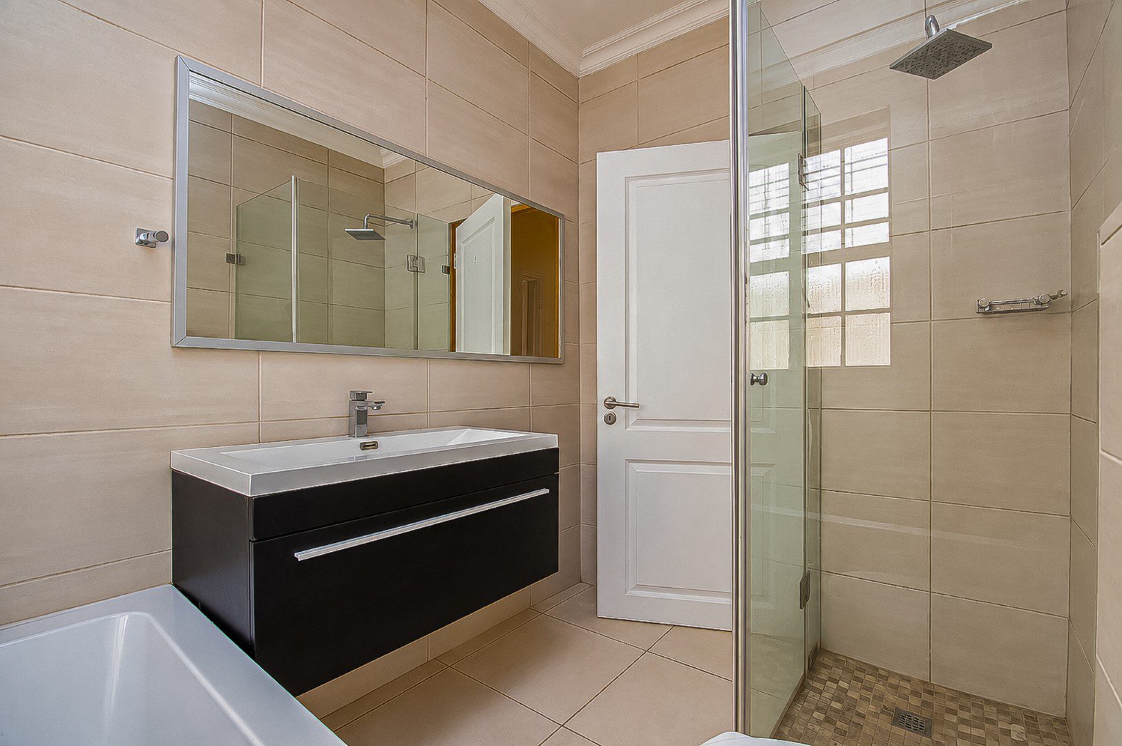 Kensington | 3 Bedroom Family Home + Cottage
