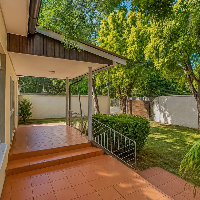 Kensington | 3 Bedroom Family Home + Cottage