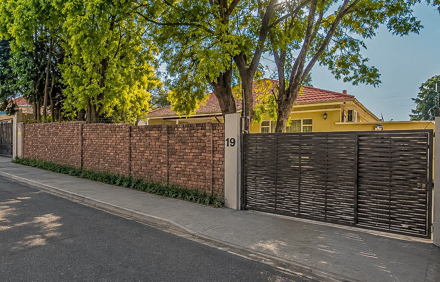 Kensington | 3 Bedroom Family Home + Cottage