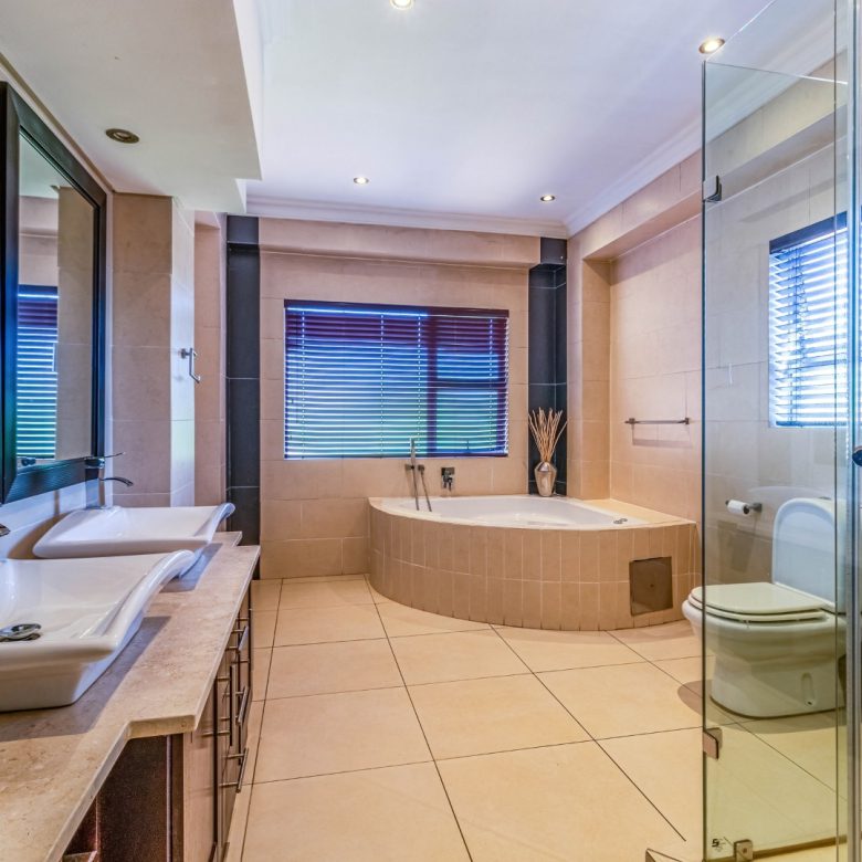 Parkrand | Luxurious 5 Bedroom Double Storey Estate Home