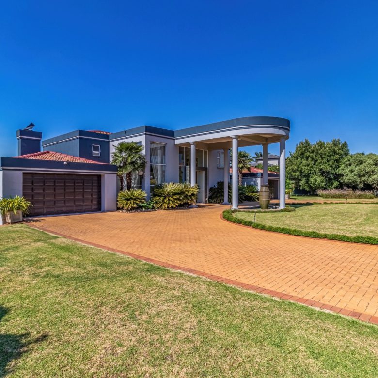 Parkrand | Luxurious 5 Bedroom Double Storey Estate Home