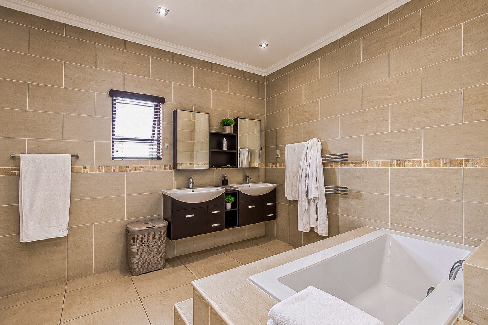 Glenvista | Remarkable 4 Bedroom Double Storey Home