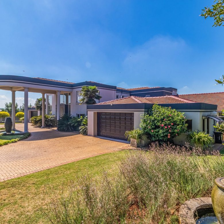 Parkrand | Luxurious 5 Bedroom Double Storey Estate Home