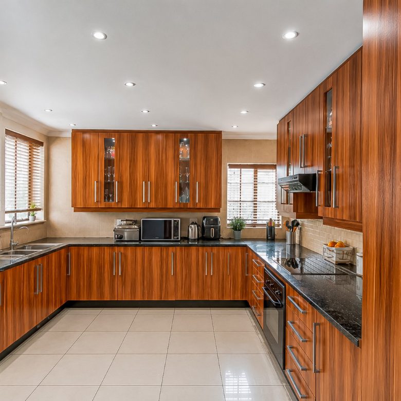 Kensington | 3 Bedroom Family Home + Cottage