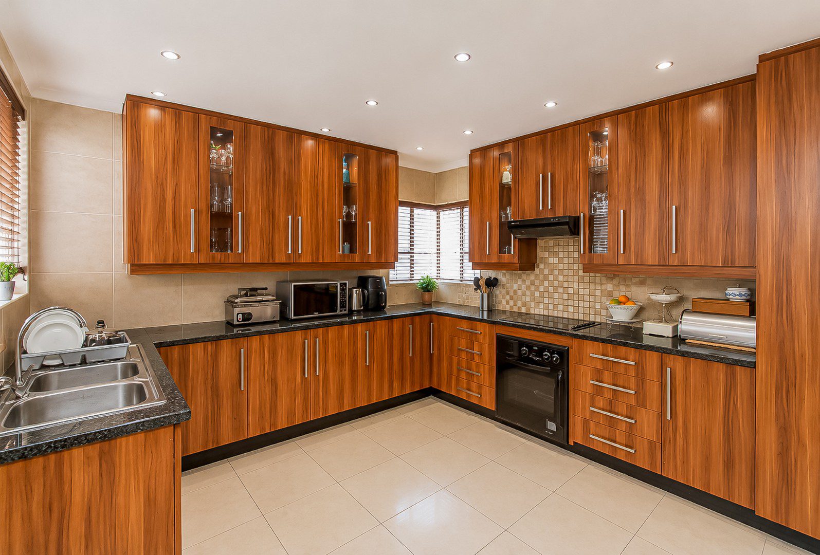 Kensington | 3 Bedroom Family Home + Cottage