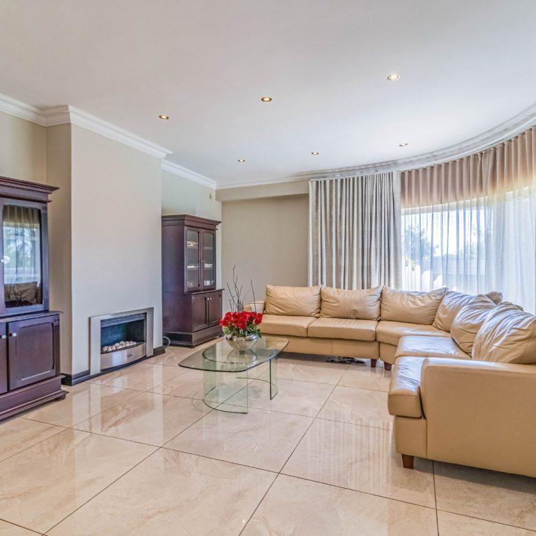 Parkrand | Luxurious 5 Bedroom Double Storey Estate Home