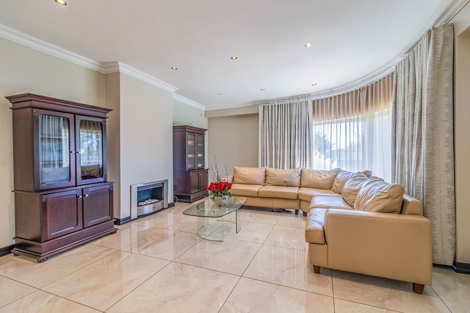 Parkrand | Luxurious 5 Bedroom Double Storey Estate Home