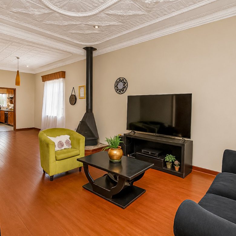 Kensington | 3 Bedroom Family Home + Cottage