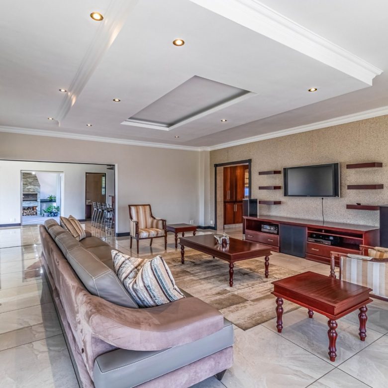 Parkrand | Luxurious 5 Bedroom Double Storey Estate Home