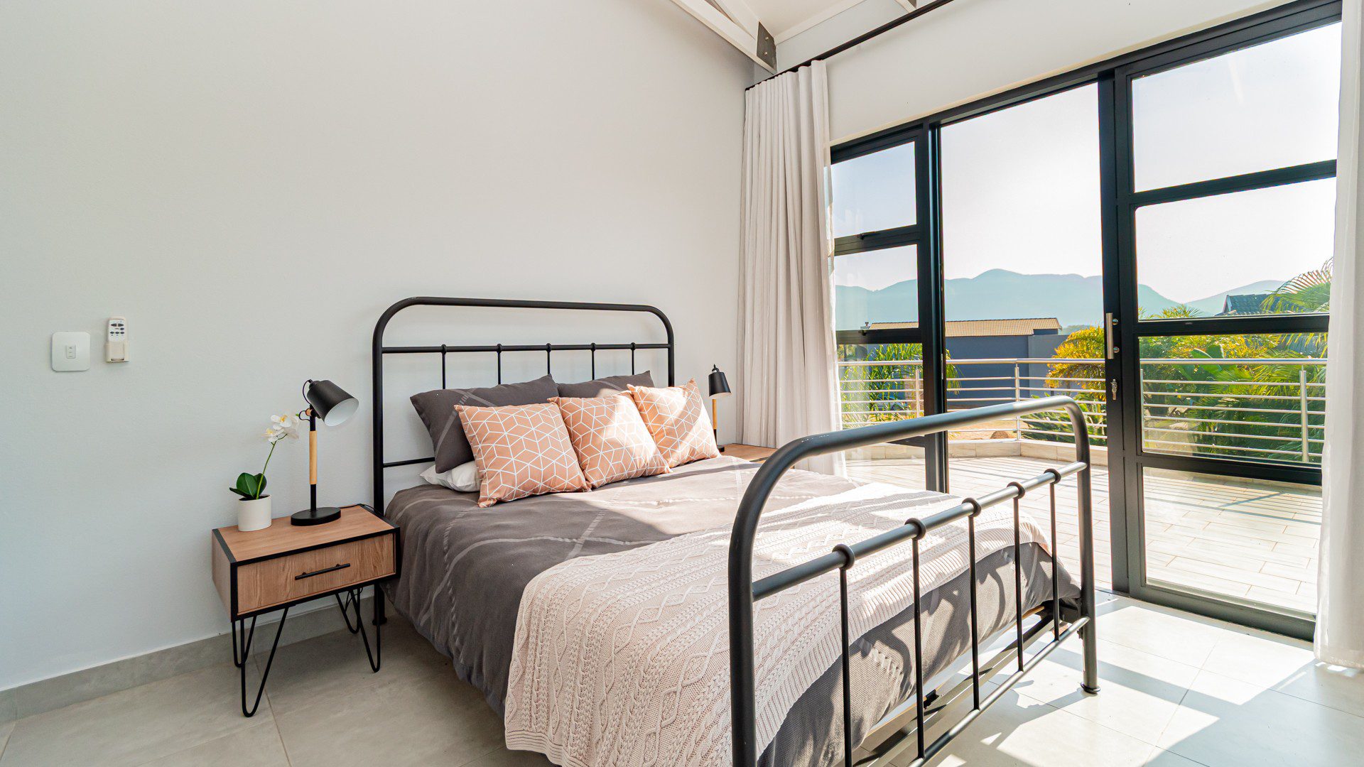 8 Hartbeespoort | Newly Built 3 Bedroom Family Home in The Islands Estate