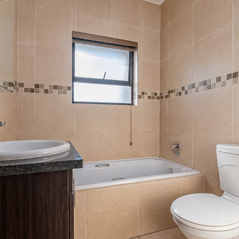 Mulbarton | Modern 3 Bedroom Garden Apartment