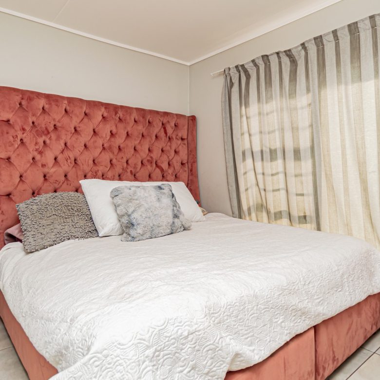 Amberfield | Modern 2 Bedroom Ground Floor Apartment