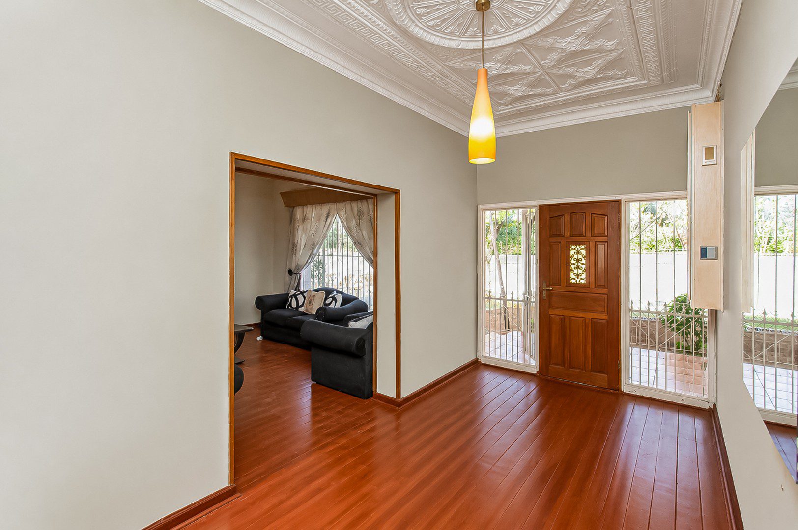 Kensington | 3 Bedroom Family Home + Cottage