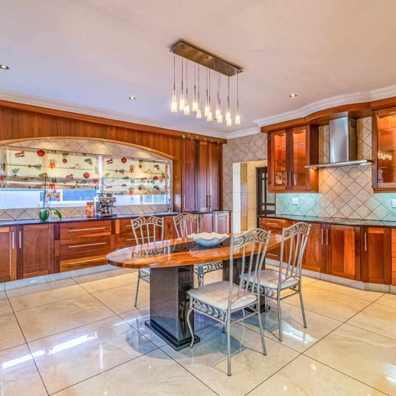 Parkrand | Luxurious 5 Bedroom Double Storey Estate Home
