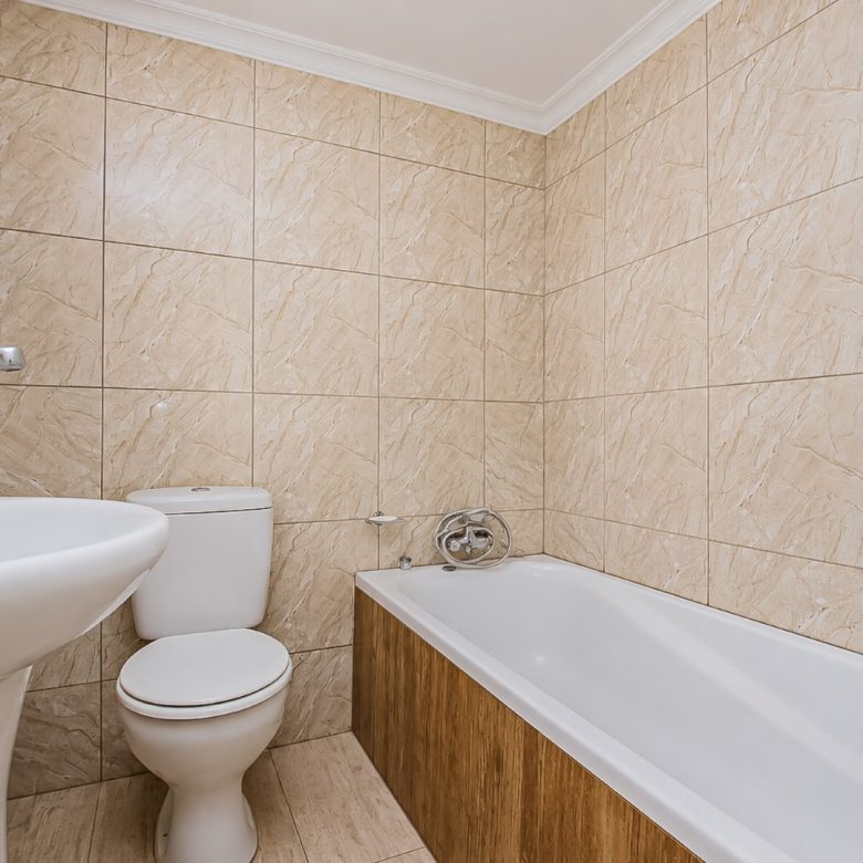La Rochelle | Spacious 3.5 Bedroom Home with 3 Cottages