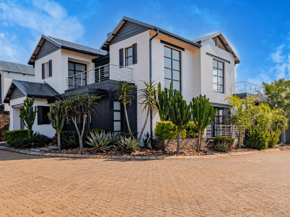Hartbeespoort | Newly Built 3 Bedroom Family Home In The Islands Estate