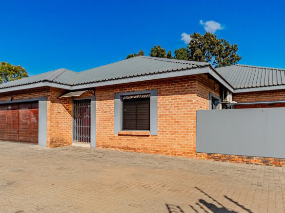 Brackenhurst | 3 Bedroom Cluster In Secure Estate
